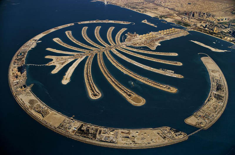 palm jumeirah artificial island dubai united arab emirates